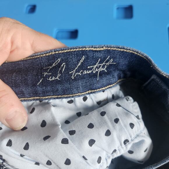 WHBM Size 8 Noir Pedal Pusher Capri Embroidered Bermuda Denim Shorts Classic - Picture 16 of 16